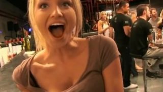 hot chick in a bar shows me everything